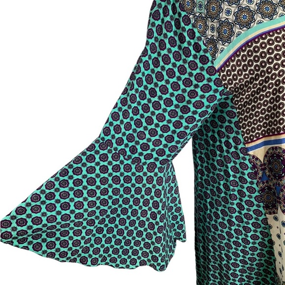 Umgee Boho Mini Dress Multicolor Bell sleeves open back women’s size medium - Picture 4 of 11